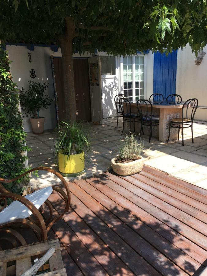 Seb&Laeti Guesthouse Saint-Laurent-dʼAigouze Zewnętrze zdjęcie